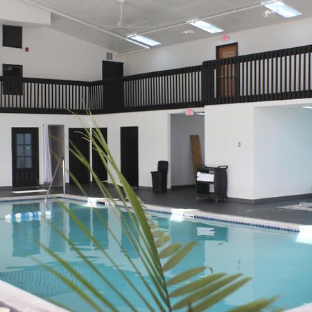 Alliance Hotel & Suites, A Howard Johnson By Wyndham Extérieur photo
