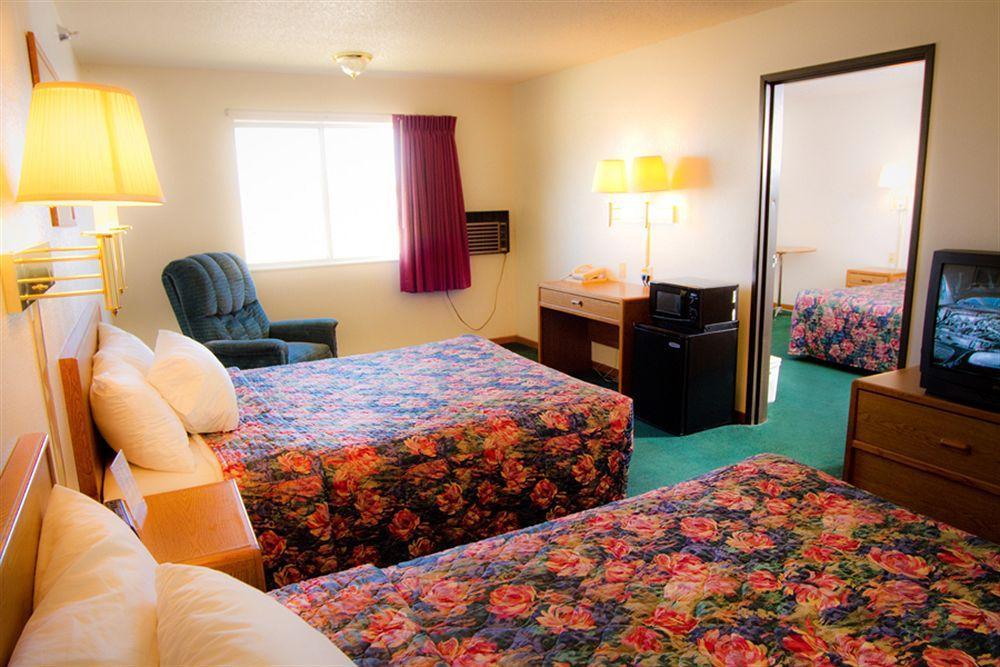 Alliance Hotel & Suites, A Howard Johnson By Wyndham Chambre photo