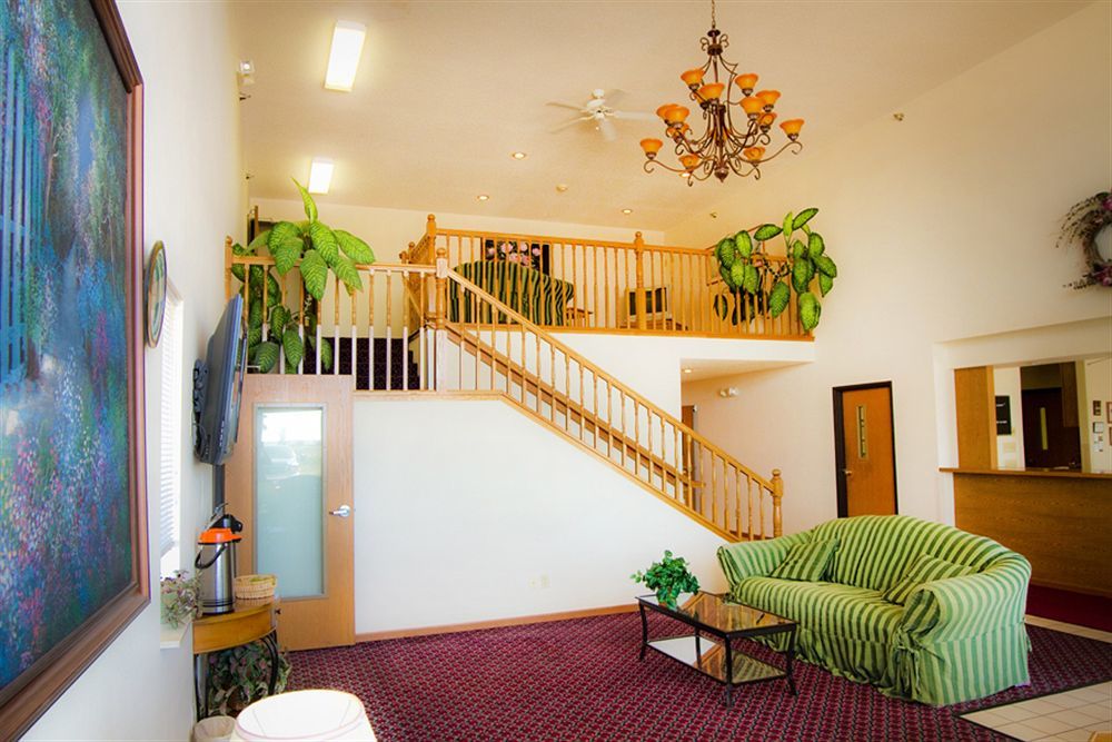 Alliance Hotel & Suites, A Howard Johnson By Wyndham Extérieur photo